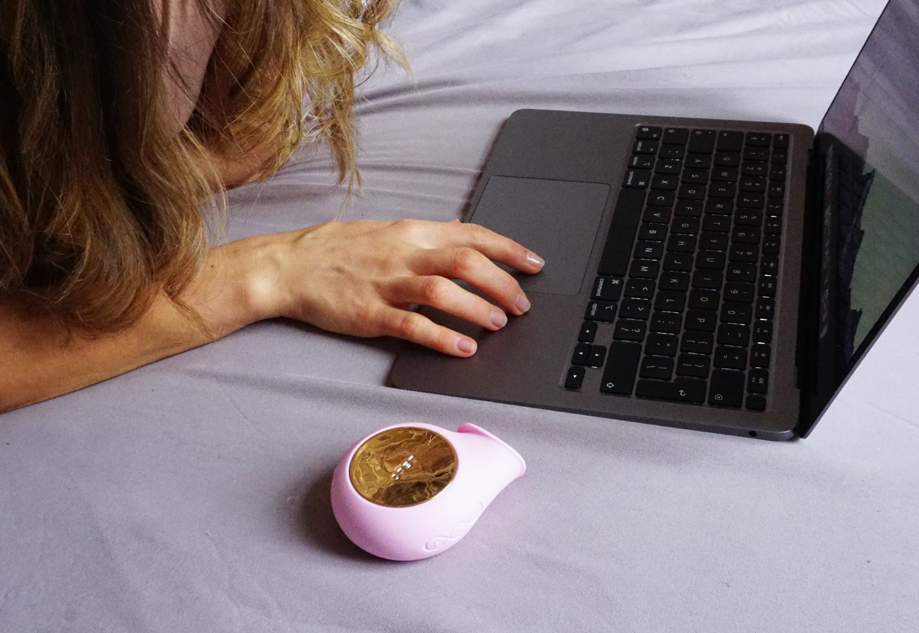 5 Things to Consider When Buying a Sex Toy Online - Kreweduoptic